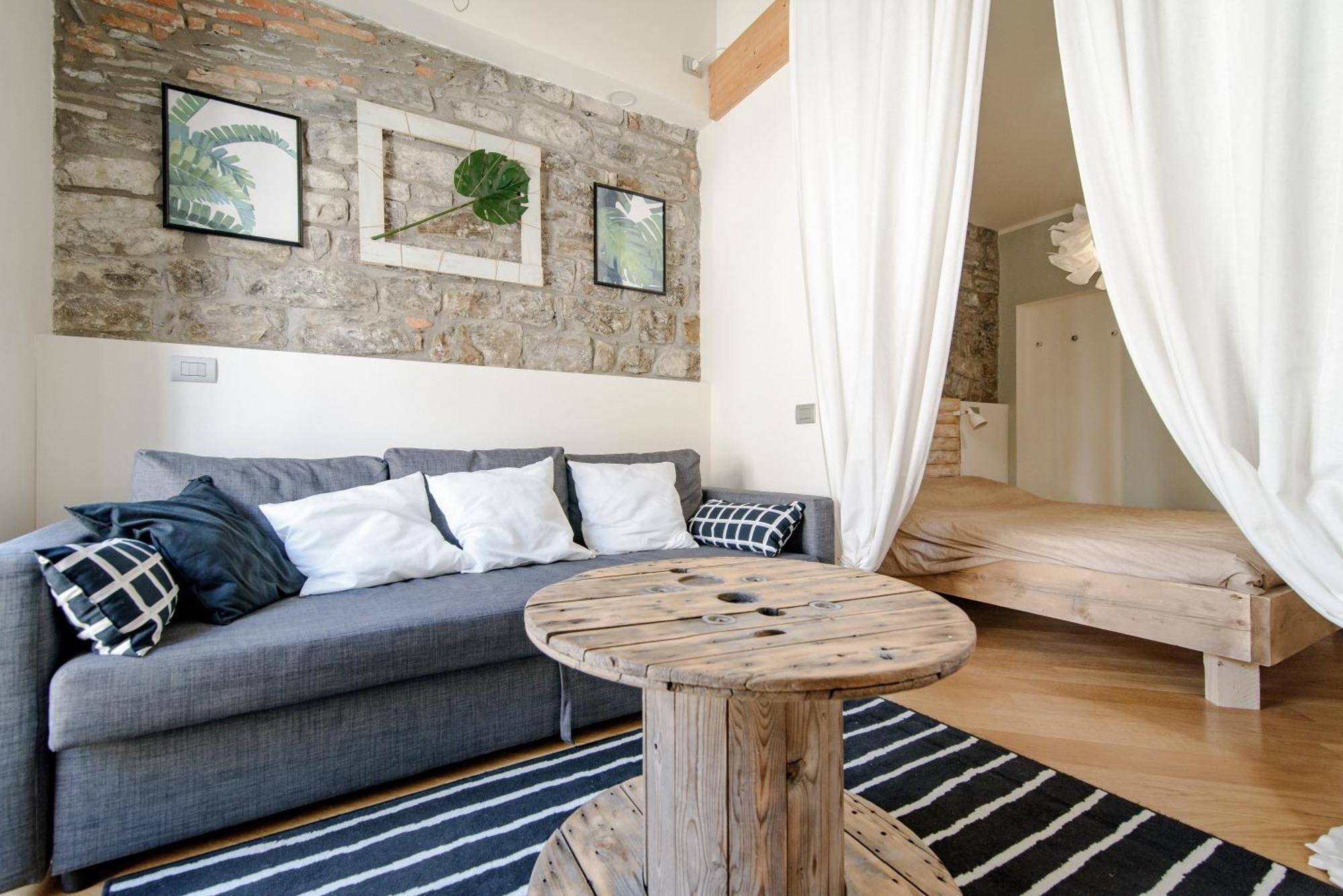 Gem Of The Lake - Luxury Apartment Como Old Town Exterior photo